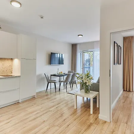 Pelikan - Parking W Cenie - Parkplatz Inklusive *