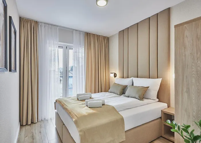 Pelikan - Parking W Cenie - Parkplatz Inklusive سفينويتشي